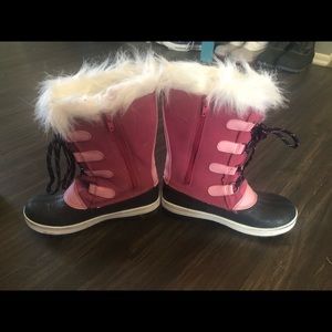 Size 4 girls snow boots